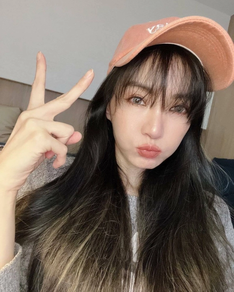 謝金燕經常上傳美肌進化照